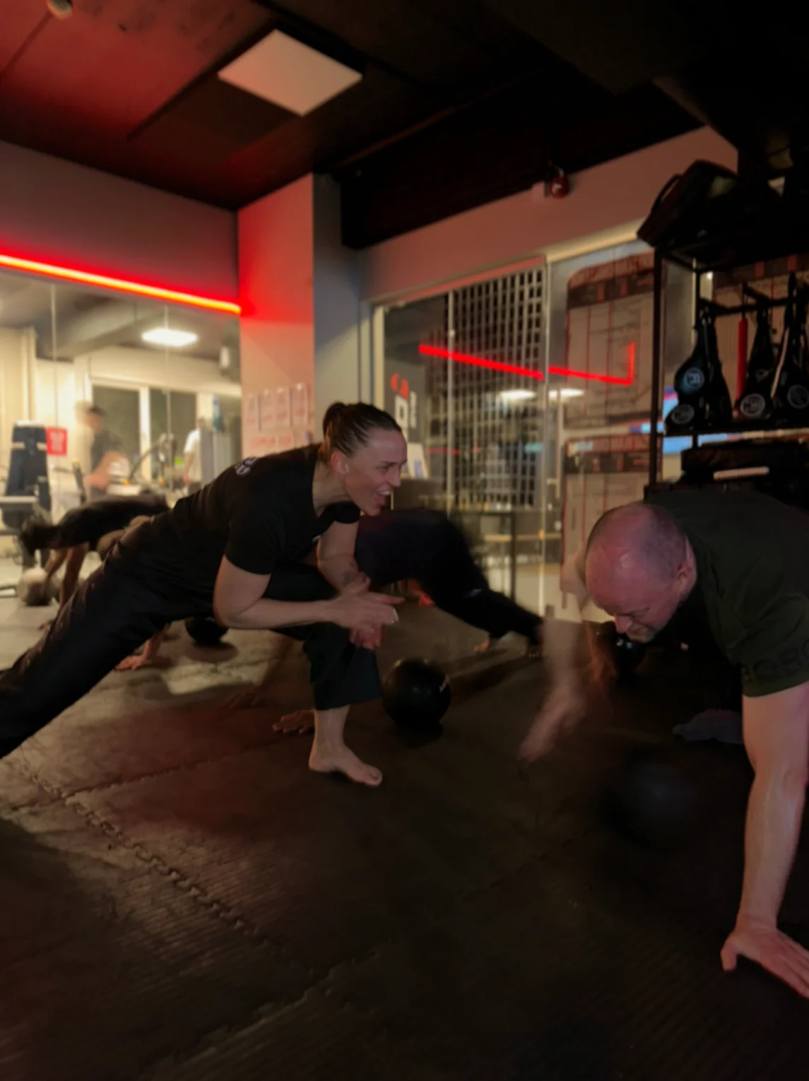FRIENDS INCLUDED – Fitnessboxing & Kickboxing